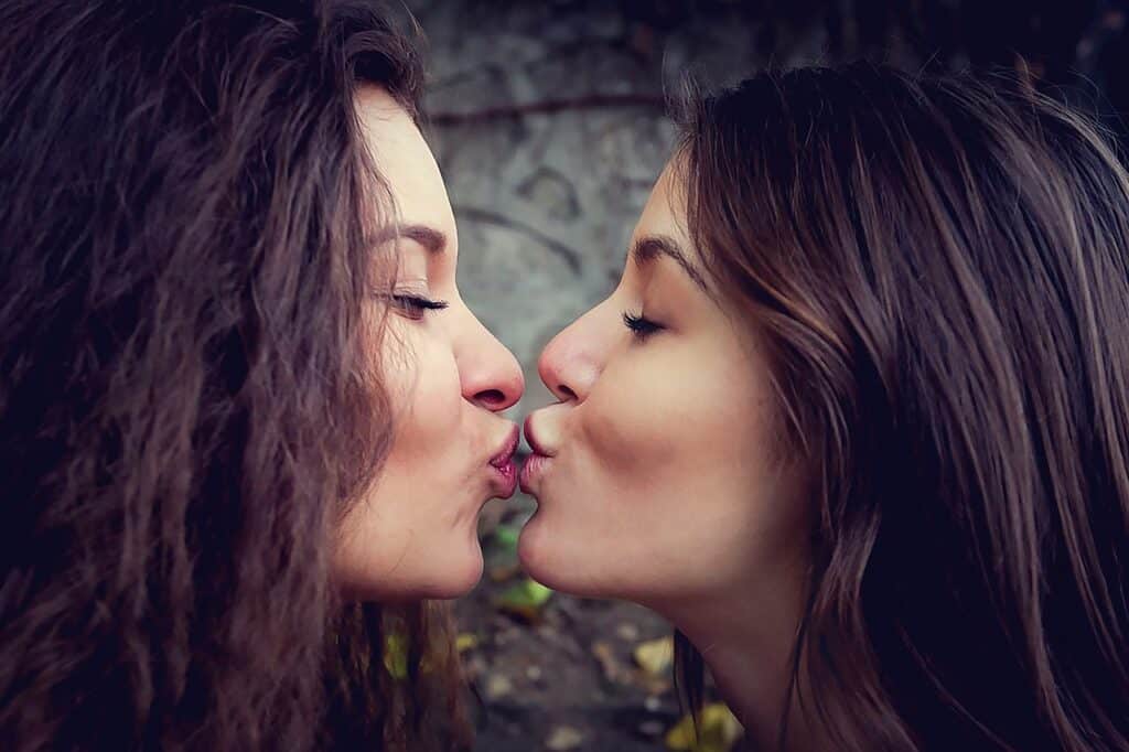 lesbienne kiss